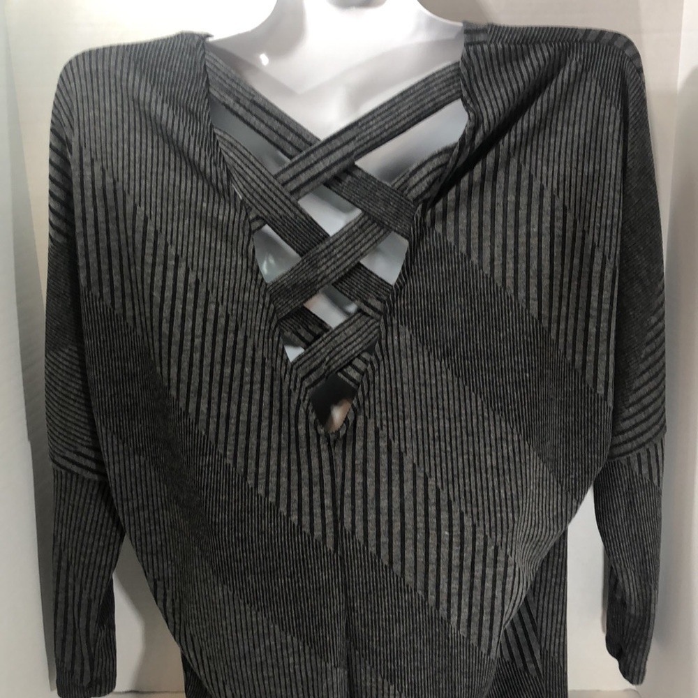 Embrace Los Angeles Women's Top with strappy back. Gray Size L - Picture 2 of 7
